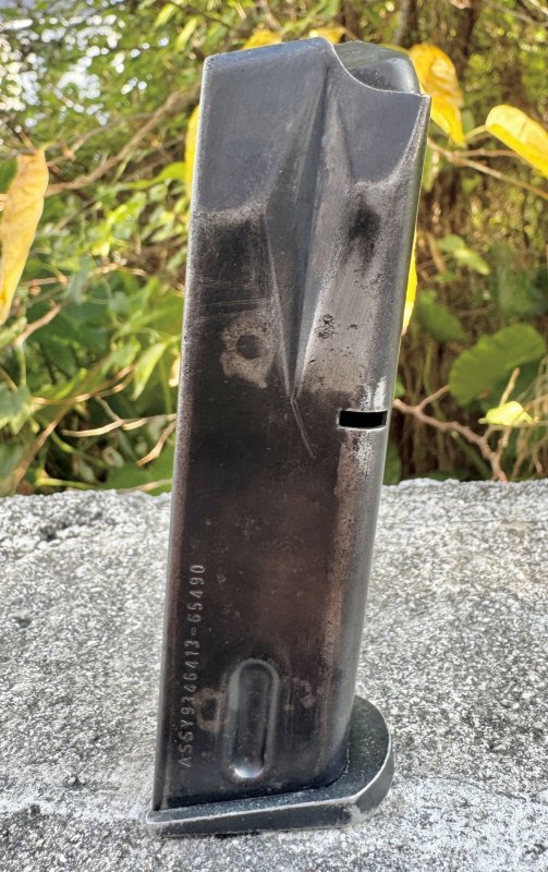 画像1: 米軍実物 ベレッタ M9 15連 マガジン イタリア製 9mm 15rd M92F Made in ITALY PB (1)
