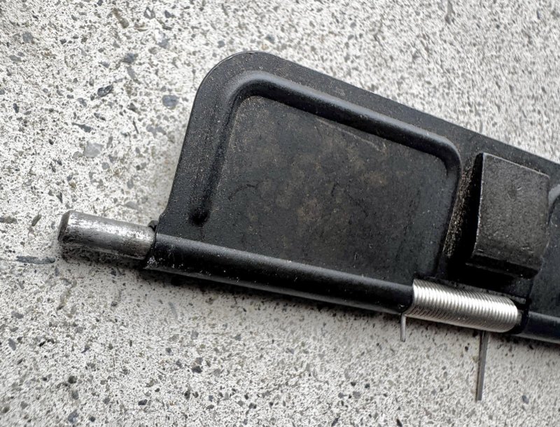 画像4: 米軍実物 コルト COLT AR-15 ダストカバー　 (4)
