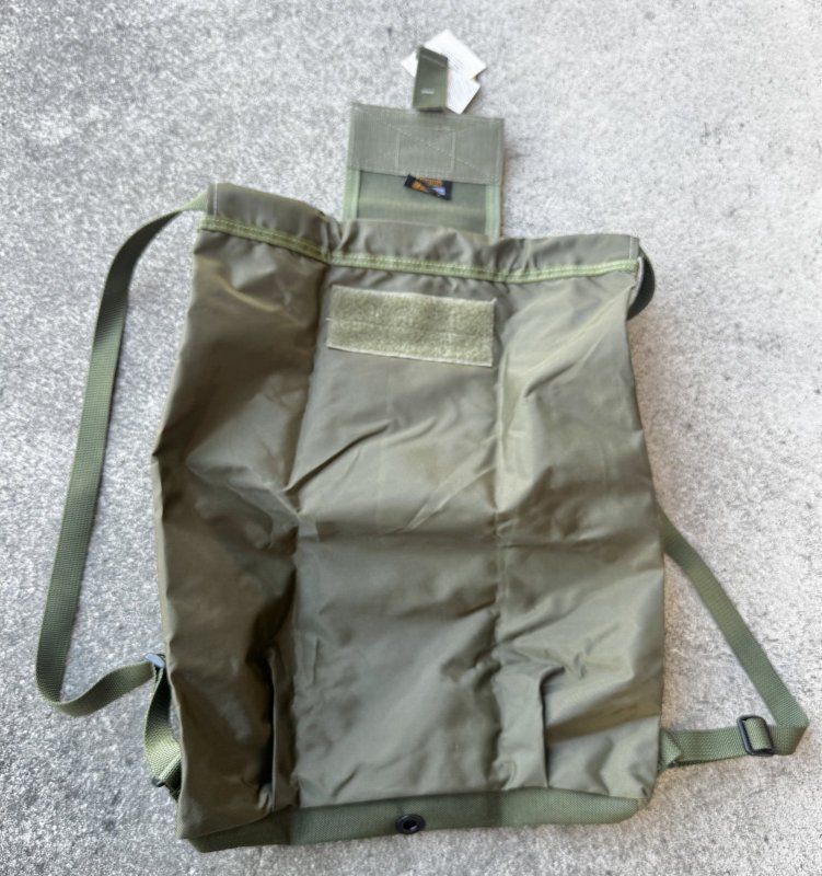 画像2: 米軍放出品 Maxpedition ロリーポリ バックパック 防汚 防水 (2)