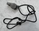 画像1: 米軍放出品 ホイッスル OD (1)