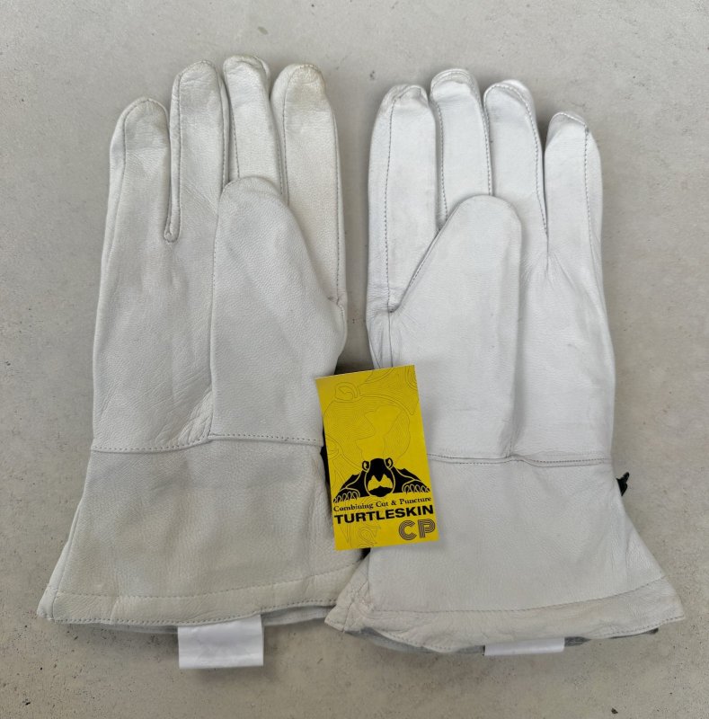 画像1: 米軍放出品 タートルスキン（R）グローブ　CP　Secure　XL　CPL-36A0 (1)