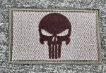 画像1: 米軍放出品  パニッシャー　スカル　ワッペン　タン (1)
