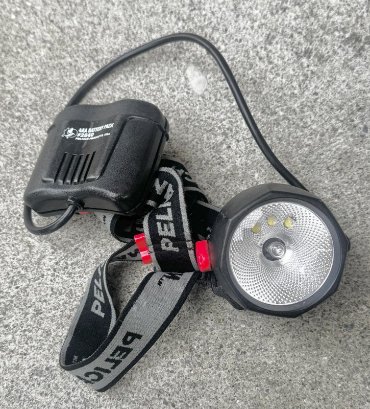 画像1: 米軍放出品 PELICAN 2640 HeadsUp Lite 3 LED Halogen (1)