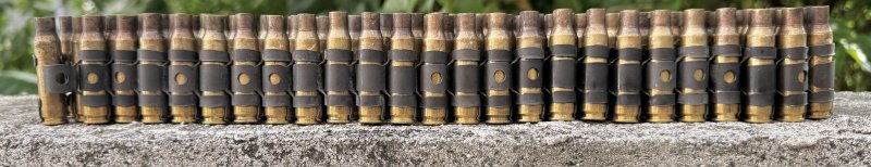 画像2: 米軍実物 7.62mm 100連発 ベルトリンク セット 空薬莢 ⑵ (2)