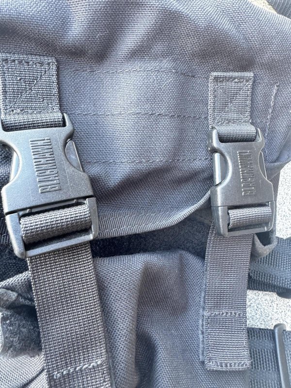画像3: 米軍実物 BLACKHAWK ガスマスク LEG ポーチ (3)