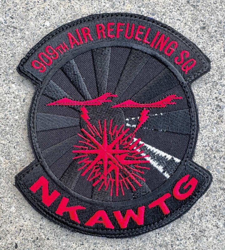 画像1: 米軍実物 909th AIR REFUELING SQUADRON (PACAF) (1)