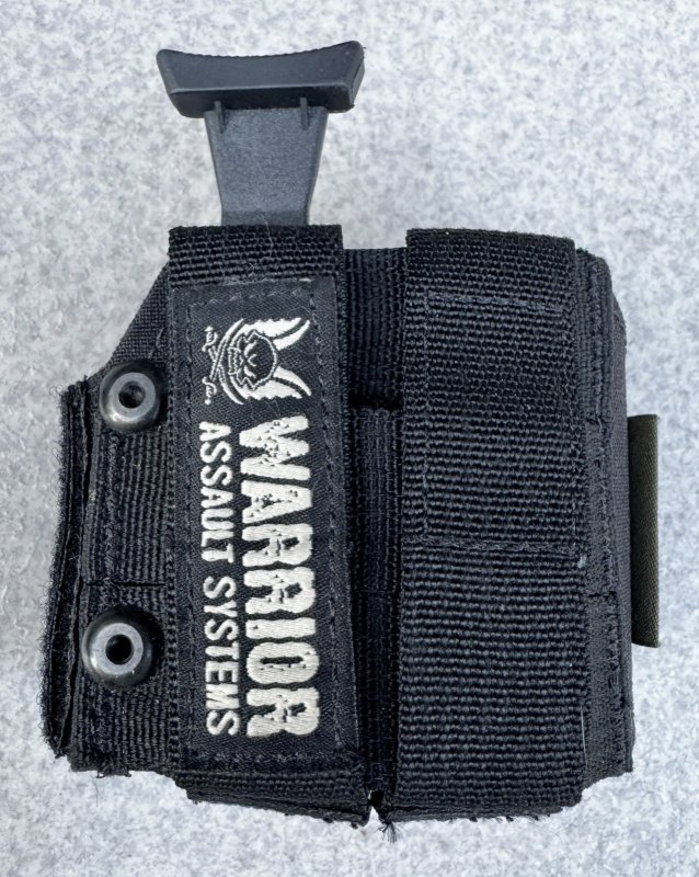 画像1: 米軍実物 Warrior Assault Systems   ユニバーサルピストルホルスター マルチフィット ブラック 右利き用 (1)