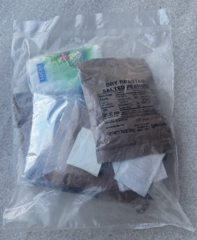 画像3: 米軍実物 Features of Kosher MREs   2022 8月検 宗教 ミリメシ  非常食  (3)
