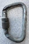 画像1: 米軍放出品　オメガパシフィック OMEGA PACIFIC　ロック付きカラビナ (1)