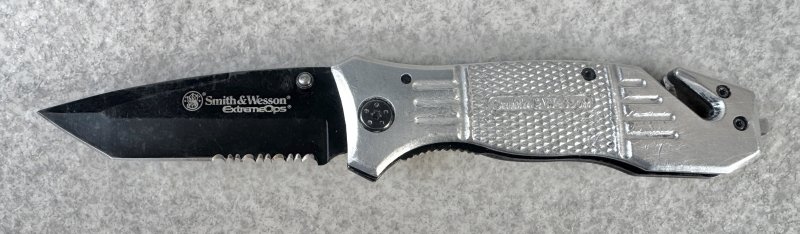 画像1: 米軍放出品 Smith&Wesson ExtremeOPS SWFR2S 折りたたみナイフ フォールディングナイフ (1)