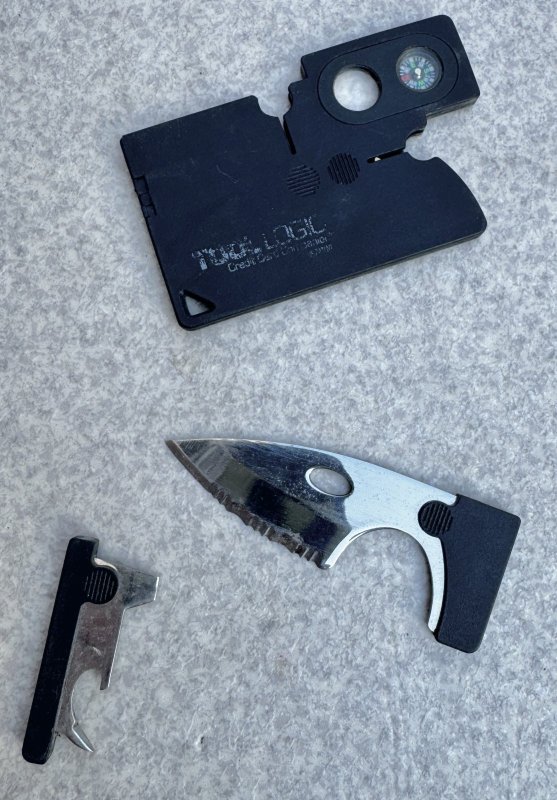 画像1: 米軍放出品　TOOL LOGIC THE CREDIT CARD COMPANION  (1)