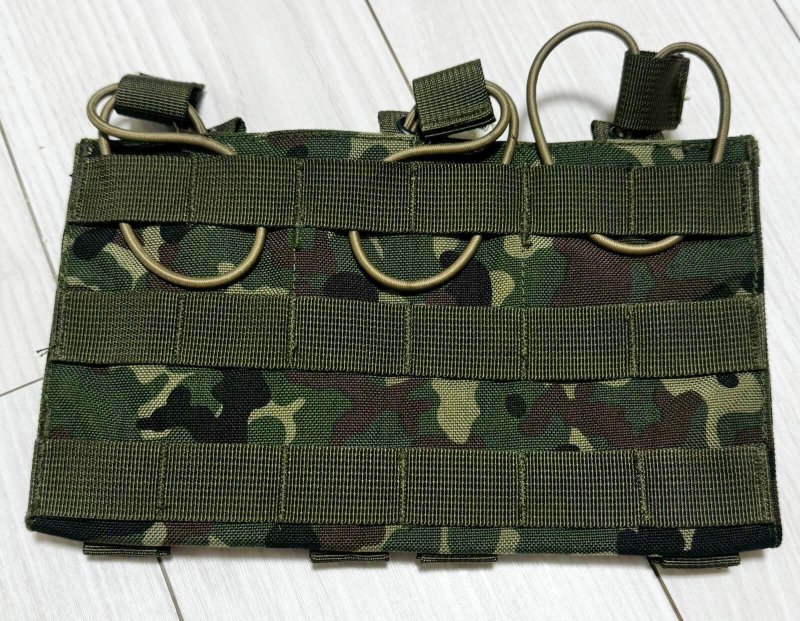 画像1: 米軍放出品 自衛隊 オードナンス製 オープントップ M4 トリプル・マガジンポーチ (1)
