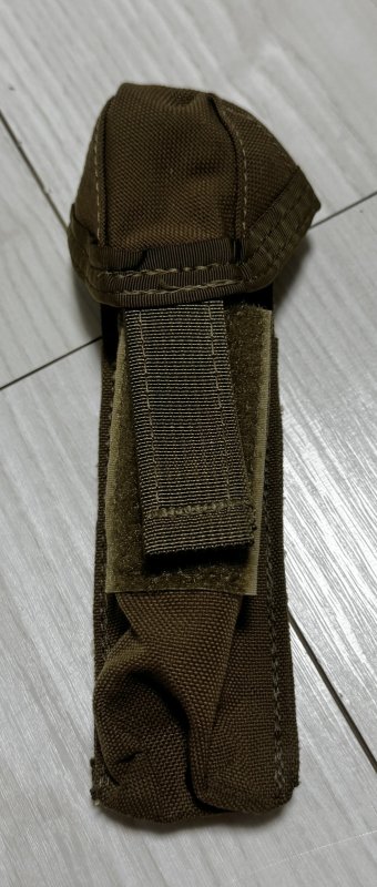 画像1: 米海軍実物 官給品 LBT 9037A モジュラーフラッシュ ライトポーチ  (1)