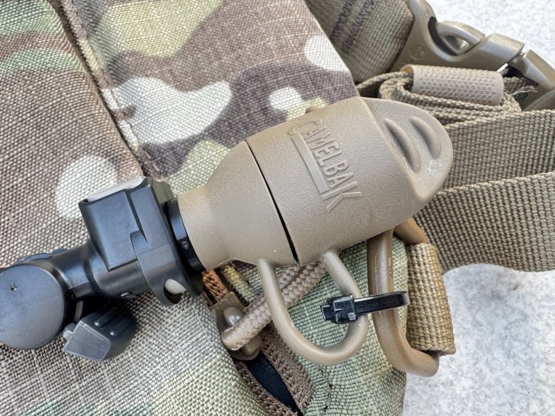 画像7: 米軍放出品 CAMELBAK キャメルバック    3L ハイドレーション システム マルチカム (7)