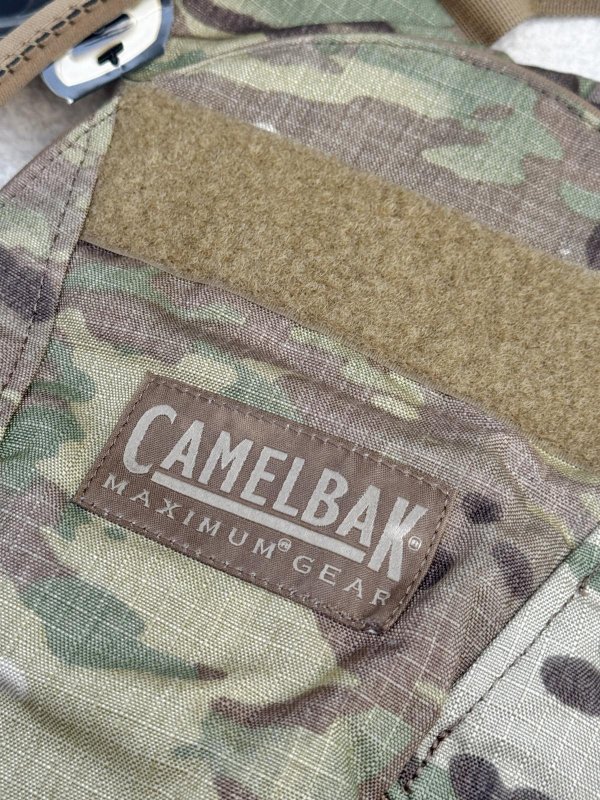 画像3: 米軍放出品 CAMELBAK キャメルバック    3L ハイドレーション システム マルチカム (3)