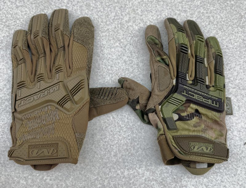 画像1: 米軍放出品　メカニクス MECHANIX  M-PACTグローブ　 MEDIUM　 (1)