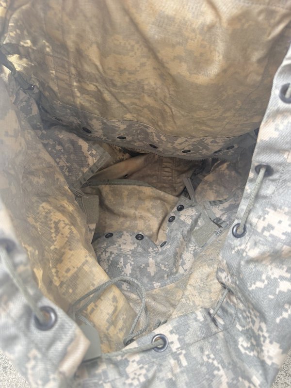 画像11: 米軍実物　US ARMY　ACU　ラックサック　LARGE (11)