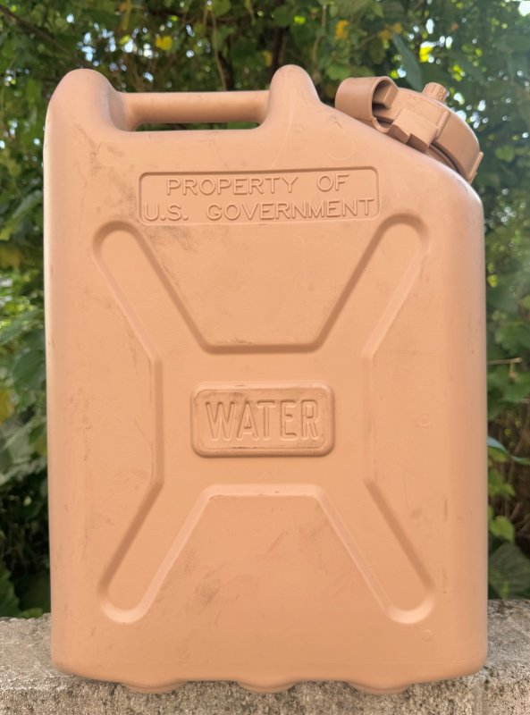 画像1: 米軍実物 WATER タンク　デザート (プラスチック) (1)