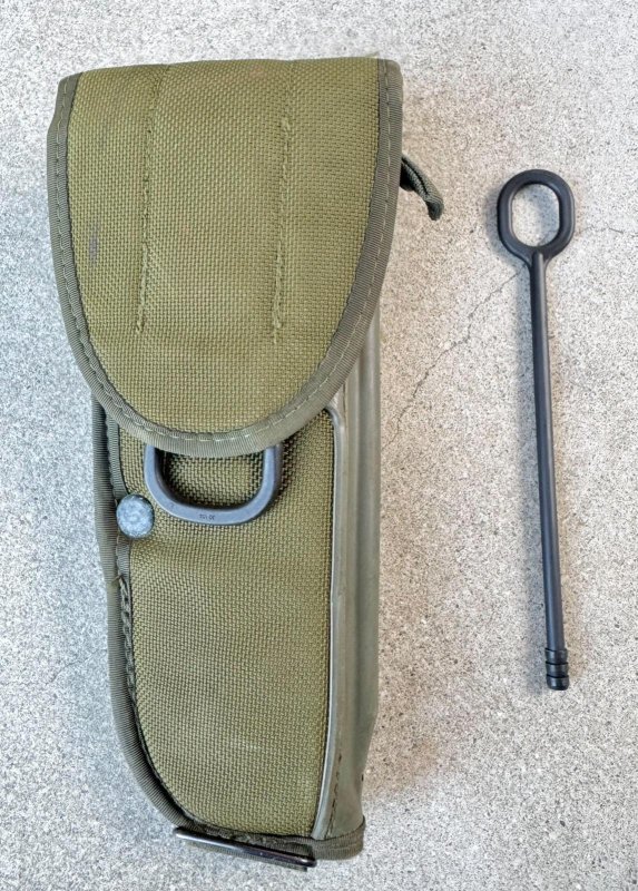 画像1: 米軍実物 ピストルホルスター M12　 (1)