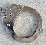 画像2: 米軍実物  Peerless Handcuff Company（ピアレス・ハンドカフ・カンパニー） ハンドカフ Model 700B (2)