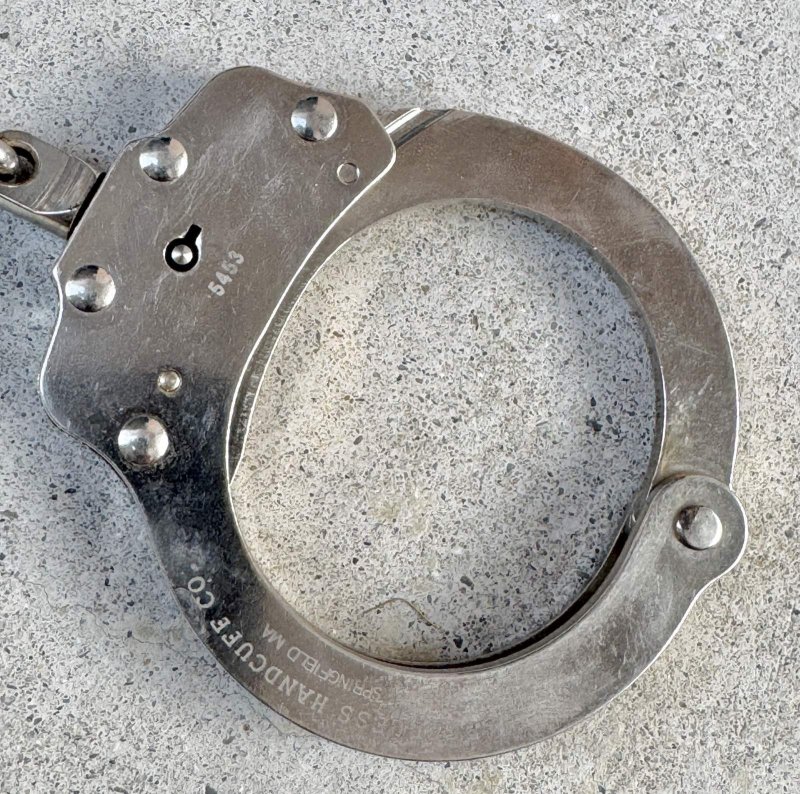 画像2: 米軍実物  Peerless Handcuff Company（ピアレス・ハンドカフ・カンパニー） ハンドカフ Model 700B (2)