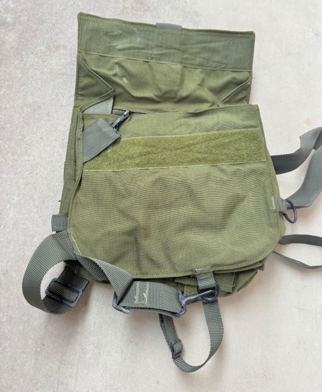 画像4: 米軍実物 M-40 ガスマスクバッグ (4)