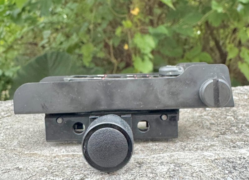 画像8: 米軍実物 M203 グレネードランチャー M4A1 M16A4 20mm RAS用  QD フリップアップ リーフサイト (8)