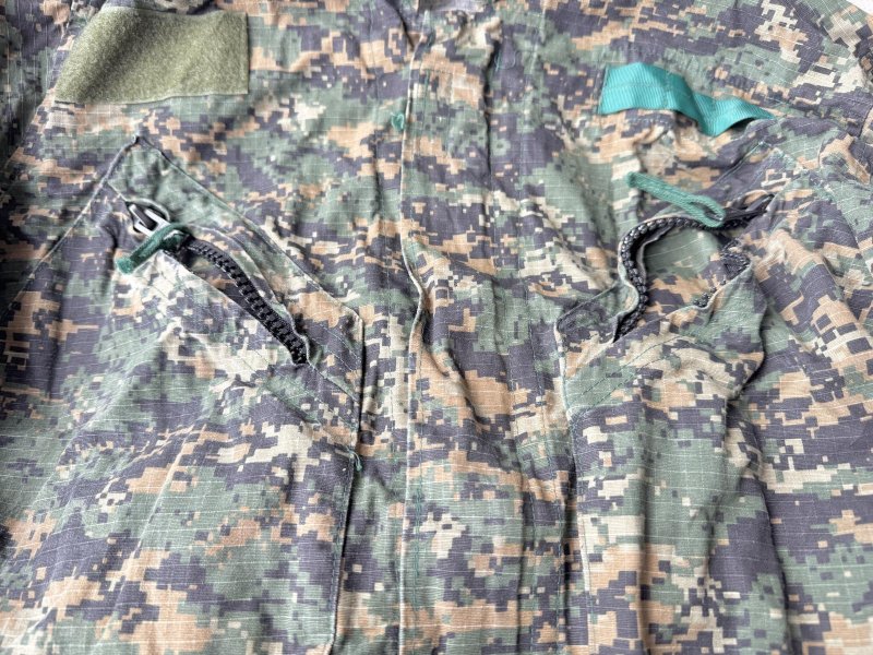 画像6: 米軍実物 New Chef ウッドランド ピクセル  　カバーオール　LARGE (6)