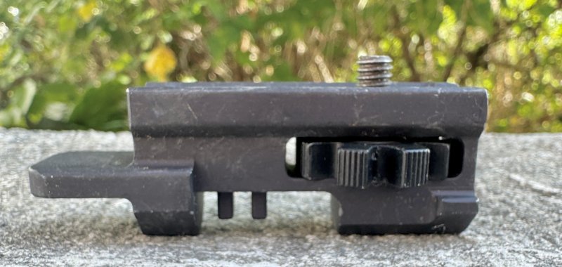 画像1: 米軍実物 PEQ-2/4 レーザーエクステンダーブラケット (1)