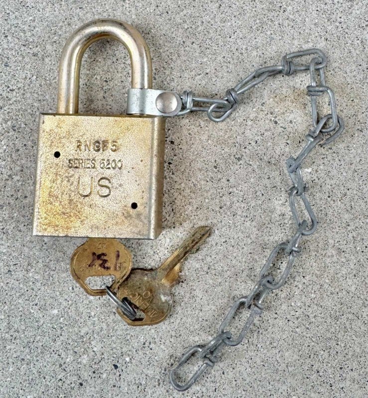 画像1: 米軍実物 軍用 AMERICAN LOCK 5200 南京錠 (1)