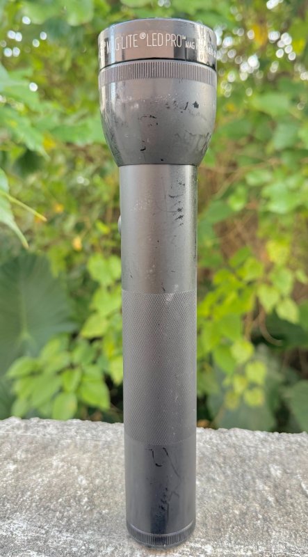 画像1: 米軍放出品 MAG-LITE(マグライト)フラッシュライトLED 懐中電灯   (1)