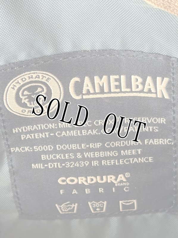 画像8: 米軍実物 CAMELBAK キャメルバック M.U.L.E. Mil-Spec Crux 100oz 3L　コヨーテ (8)
