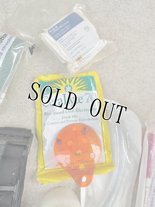 画像2: 米軍実物 メディカル トラウマ キット  ポーチ (2)