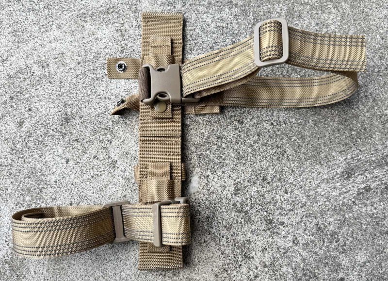 画像1: 米軍放出品 GARBER ナイフ レッグ ホルダー (1)