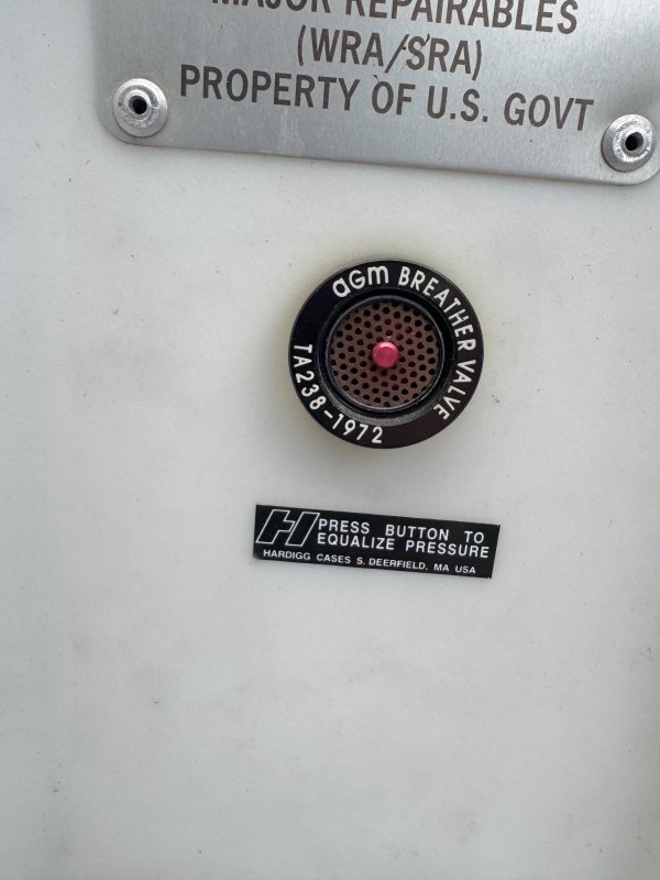 画像8: 米軍実物 US NAVY HARDIGG コンテナー BOX PELICAN  (8)