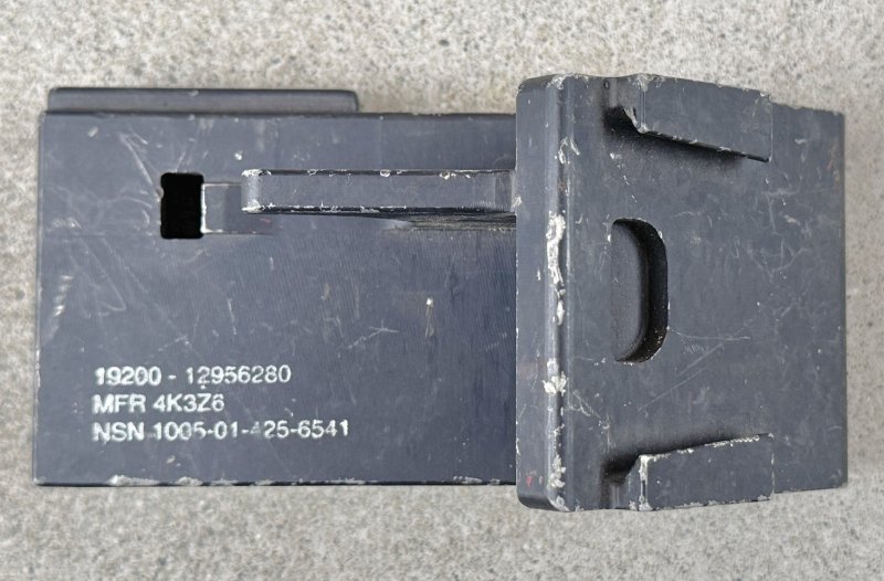 画像1: 米軍実物 SAW Machine Gun Magazine Adapter SHRIKE Bracket for M249/M249S (1)