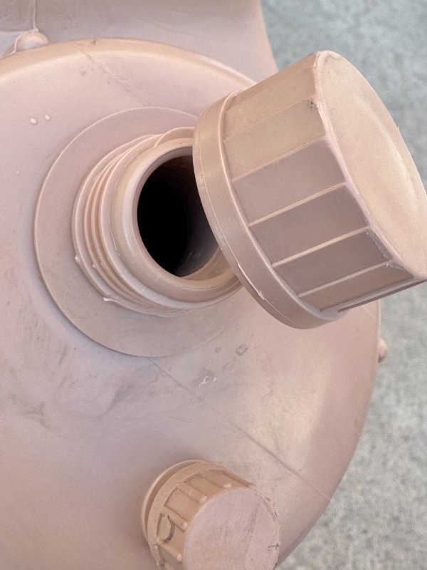 画像8: 米軍実物 WATER タンク　デザート (プラスチック) (8)