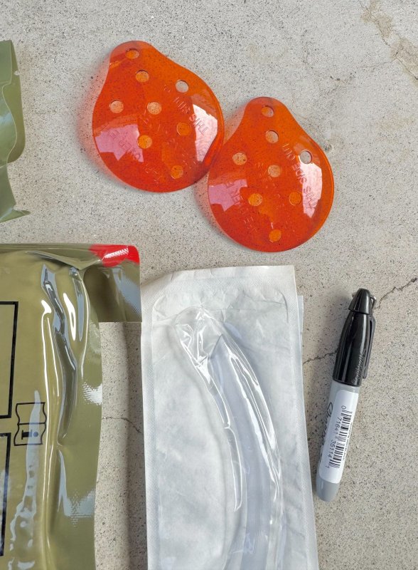 画像9: 米軍実物  トラウマキット セット (9)