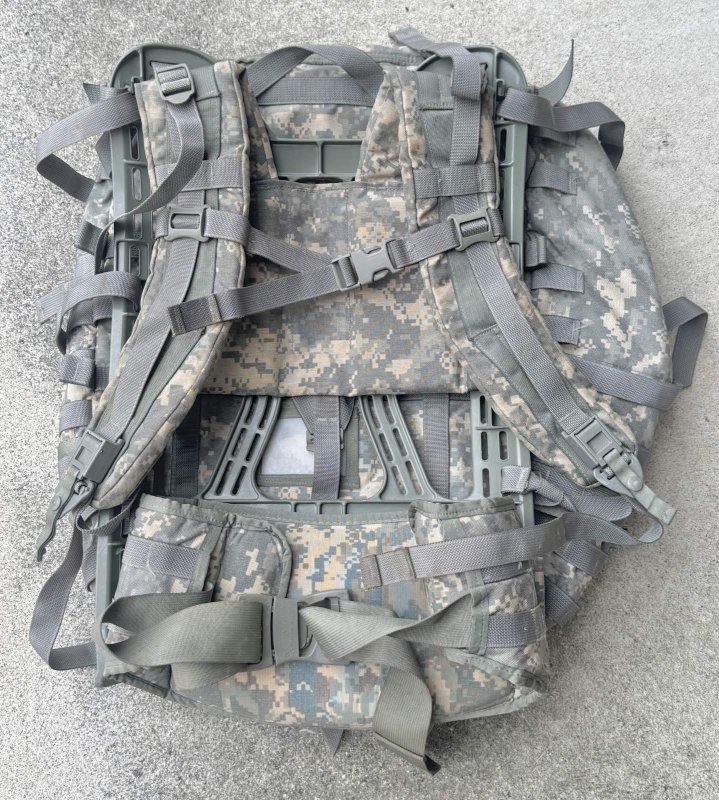 画像3: 米軍実物　US ARMY　ACU　ラックサック　LARGE (3)