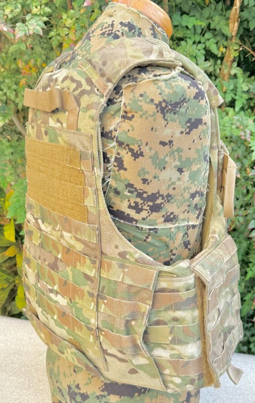 画像2: 米軍実物 Eagle製 CIACS Aircrew -   アサルト マルチカム プレートキャリア　S (2)