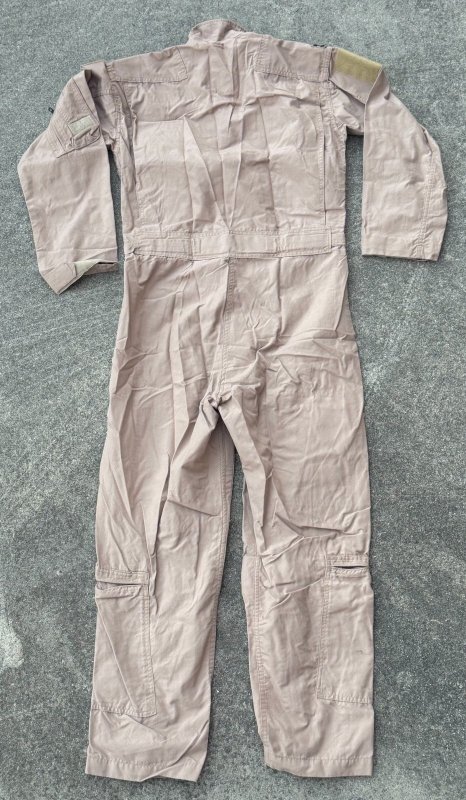 画像9: 米軍実物 CWU27/P　フライトスーツ　タン　38R (9)
