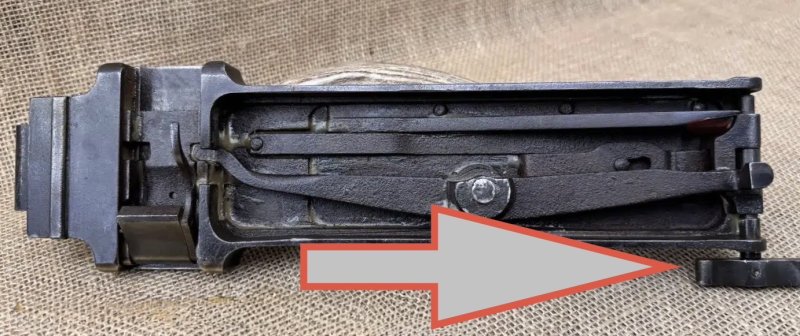 画像1: 米軍実物 Cal50 M2HB ブローニニング トップ カバー パーツ (1)