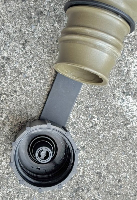 画像16: 米軍実物 キャンティーン　   ポーチ サバイバルマッチ セット マルチカム (16)