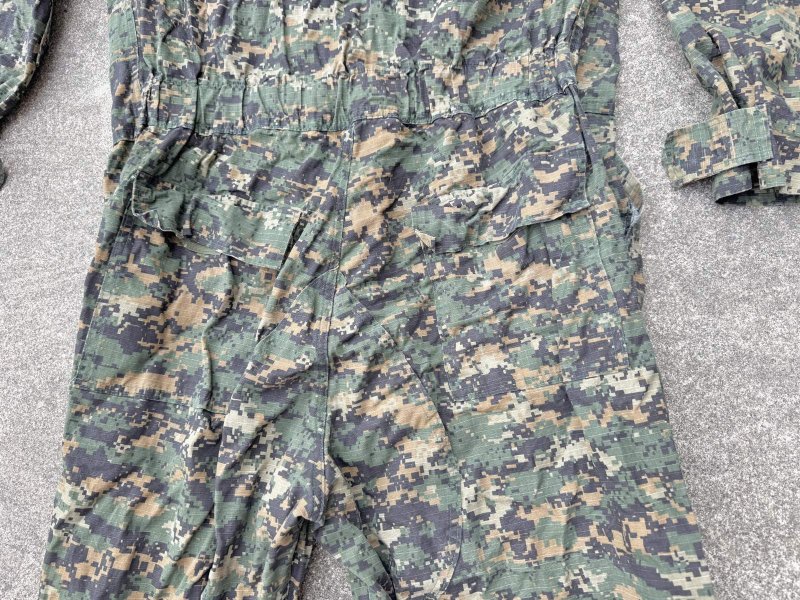 画像4: 米軍実物 New Chef ウッドランド ピクセル  　カバーオール　LARGE (4)