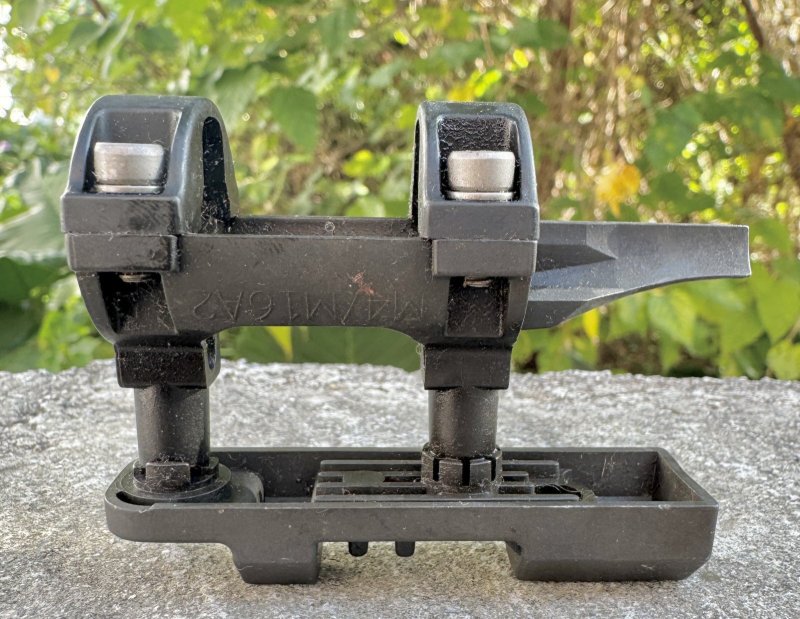 画像1: 米軍実物 INSIGHT TECHNOLOGY M4/M16A2  AN/PAQ-4B. 4C. PEQ-2. 2A バレルマウントアッセンブリー  (1)