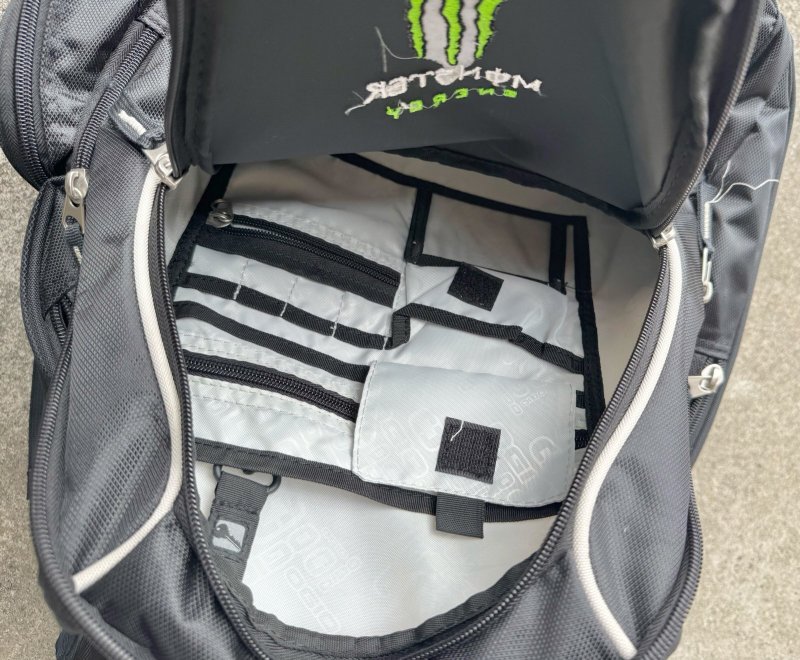 画像13: 米軍放出品 OGIO モンスターエナジーコラボ バックパック (13)