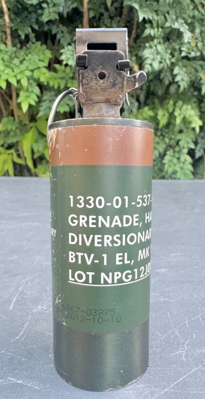 画像1: 米軍実物 Mk13 MOD0 フラッシュバン フラッシュグレネード  (1)