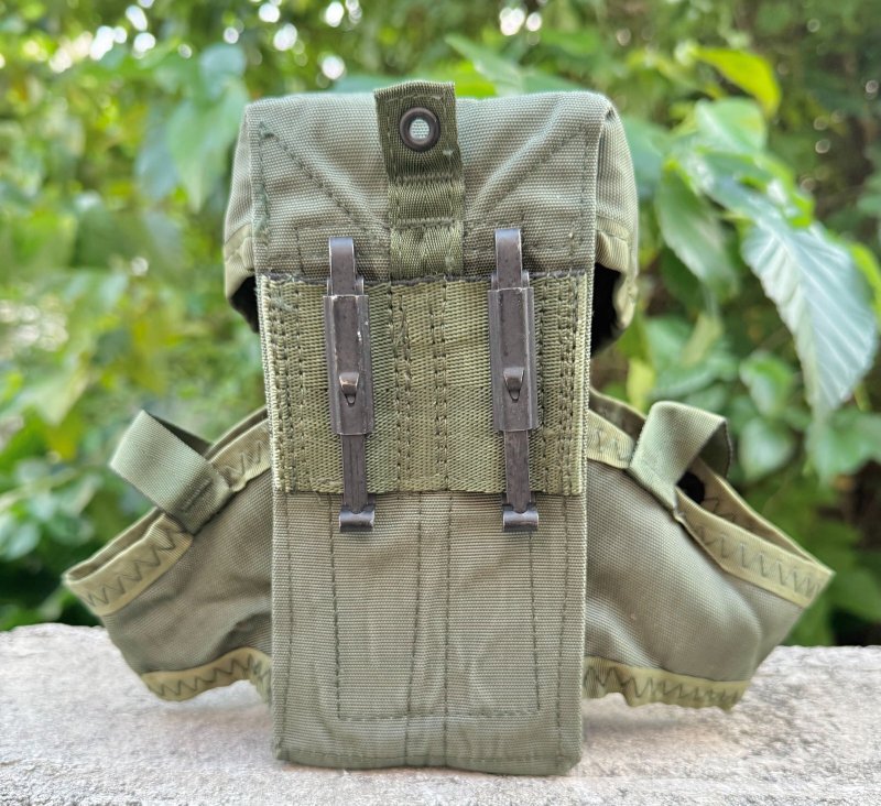 画像3: 米軍実物 M16 30連 マガジンポーチ (3)