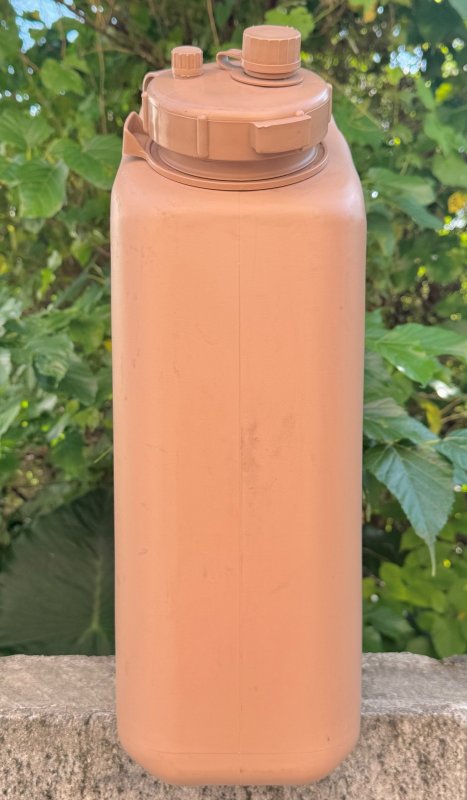 画像2: 米軍実物 WATER タンク　デザート (プラスチック) (2)