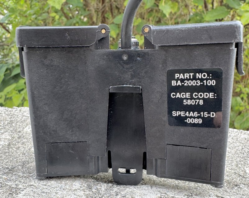 画像1: 米軍実物 ANVIS AVS-6/9 ロープロファイル  バッテリーボックス  (1)